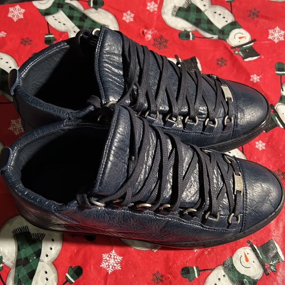 Balenciaga Arena High Top Sneakers
Blue Leather
Round-Toes - Picture 3 of 7